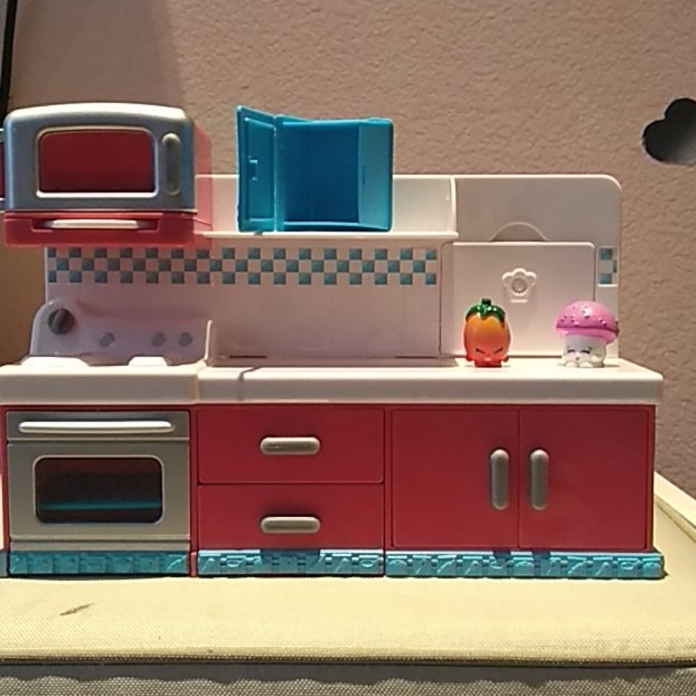 ✨HP✨Shopkin Chef Club Hot Spot Kitchen - Picture 2 of 4
